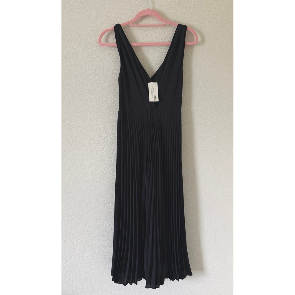 NWT Vince Twist Front Pleated Black V-Neck Midi Dress Size 8 Quiet Luxury - Picture 3 of 11